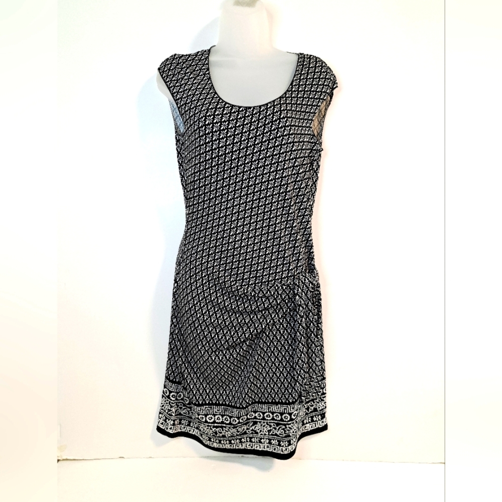 Max Studio Sheath Dress Women's Small Black White Stretchy Tie Waist Sleeveless